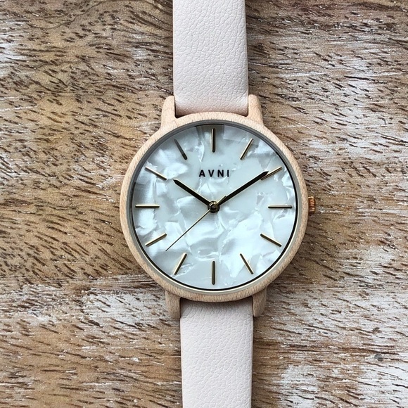 WOMEN’S bamboo sustainable watch in off white - Picture 1 of 1